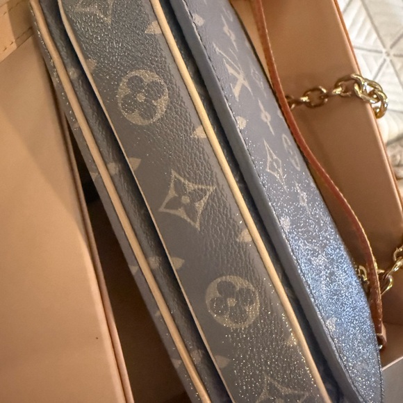 Louis Vuitton Métis East West - Picture 9 of 10